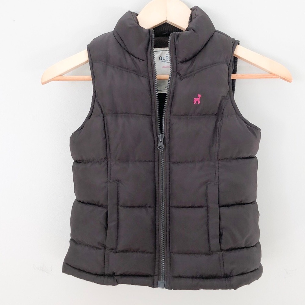 Girls Old Navy puffer vest in brown. Size S